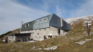 Ďumbier Nízke Tatry 3 Zdroj: https://sk.wikipedia.org/wiki/%C4%8Eumbier_(vrch)