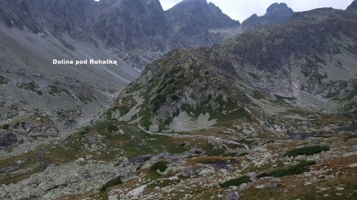 Zľava Kupola, Východná Vysoká a Divá veža Zdroj: https://sk.wikipedia.org/wiki/Kupola_(Vysok%C3%A9_Tatry)