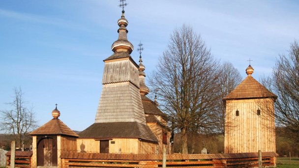 Chrám sv. Michala Archanjela Ladomirová 5 Zdroj: https://sk.wikipedia.org/wiki/Chr%C3%A1m_sv%C3%A4t%C3%A9ho_Michala_archanjela_(Ladomirov%C3%A1) Chrám sv. Michala Archanjela Ladomirová 5 Zdroj: https://sk.wikipedia.org/wiki/Chr%C3%A1m_sv%C3%A4t%C3%A9ho_Michala_archanjela_(Ladomirov%C3%A1)