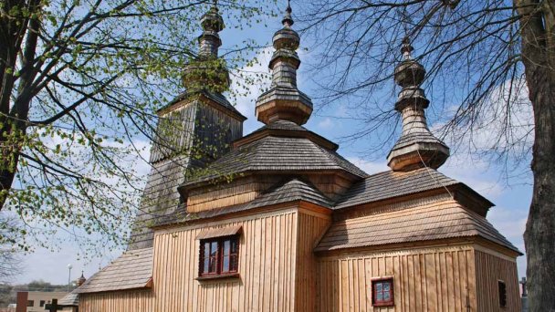 Chrám sv. Michala Archanjela Ladomirová 2 Zdroj: https://sk.wikipedia.org/wiki/Chr%C3%A1m_sv%C3%A4t%C3%A9ho_Michala_archanjela_(Ladomirov%C3%A1) Chrám sv. Michala Archanjela Ladomirová 2 Zdroj: https://sk.wikipedia.org/wiki/Chr%C3%A1m_sv%C3%A4t%C3%A9ho_Michala_archanjela_(Ladomirov%C3%A1)