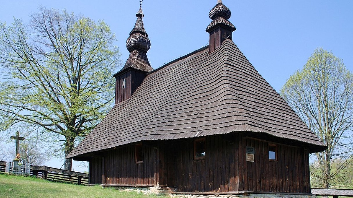 Kostol sv. Bazila Veľkého Hrabová Roztoka Autor: Henryk Bielamowicz Zdroj: https://upload.wikimedia.org/wikipedia/commons/9/92/Hrabov%C3%A1_Roztoka%2C_cerkiew.jpg