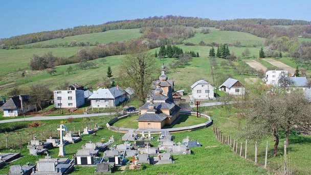 Kostol Ochrany Presvätej Bohorodičky Miroľa - celkový pohľad Autor: Henryk Bielamowicz Zdroj: https://upload.wikimedia.org/wikipedia/commons/thumb/0/04/Miro%C4%BEa%2C_cerkiew_Opieki_Bogurodzicy_%28HB5%29.jpg/800px-Miro%C4%BEa%2C_cerkiew_Opieki_Bogurodzicy_%28HB5%29.jpg Kostol Ochrany Presvätej Bohorodičky Miroľa - celkový pohľad Autor: Henryk Bielamowicz Zdroj: https://upload.wikimedia.org/wikipedia/commons/thumb/0/04/Miro%C4%BEa%2C_cerkiew_Opieki_Bogurodzicy_%28HB5%29.jpg/800px-Miro%C4%BEa%2C_cerkiew_Opieki_Bogurodzicy_%28HB5%29.jpg