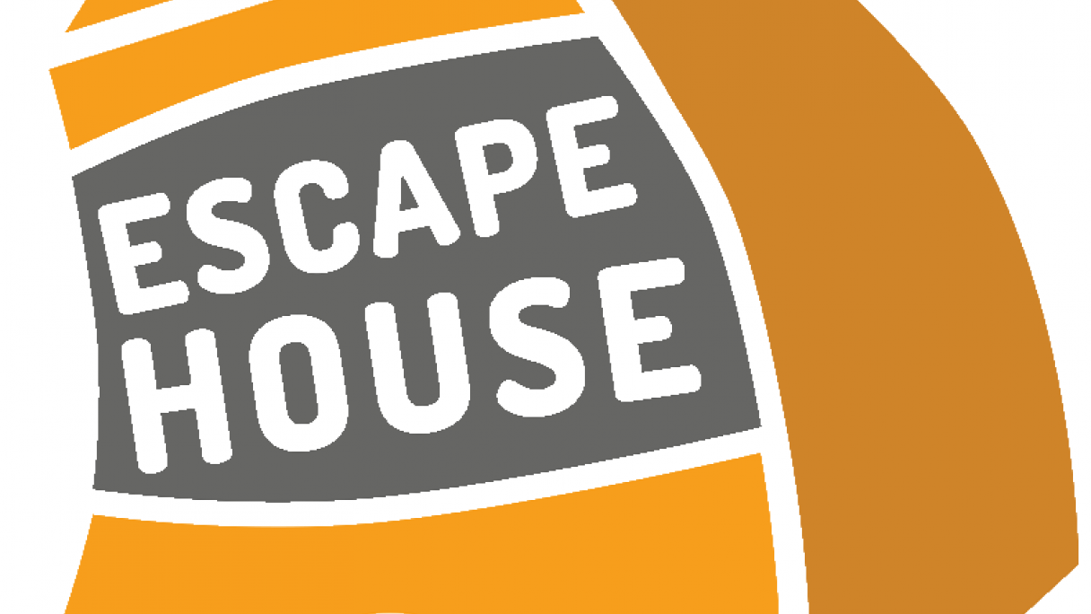 Escape House Zdroj: https://scontent-vie1-1.xx.fbcdn.net/v/t1.0-9/14705790_1685625998326556_2868682955298425375_n.png?_nc_cat=100&_nc_sid=85a577&_nc_oc=AQlCdBN6PA5EEZAKMuS--aI61q64tTIcAnBCQKa8xcBJTXW9_ZMjqOh3kYcUh-VBv-c&_nc_ht=scontent-vie1-1.xx&oh=3e88af4a7641db206d29b09c181f7bd5&oe=5ECD34B3