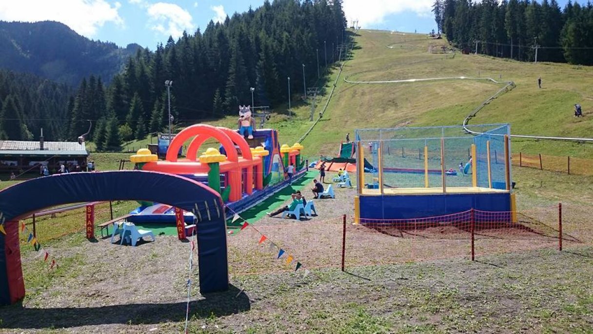 Fun park Žiarce 4 Zdroj: https://scontent-vie1-1.xx.fbcdn.net/v/t1.0-9/13707638_1070462563038735_2228514128723406189_n.jpg?_nc_cat=107&_nc_sid=110474&_nc_oc=AQkrepFHKdxibNiBfOWOEq7vrvSxwDFPRQySUrcHI7_FhnBXT-9bC5UDVpMLm_7T1AU&_nc_ht=scontent-vie1-1.xx&oh=0f554d3119140c5311d4d6d7a09e3f60&oe=5EC779BA&dl=1