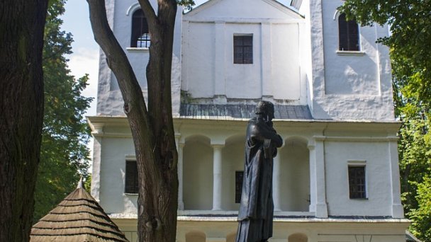 Slanický ostrov Autor: Lukkon Zdroj: https://upload.wikimedia.org/wikipedia/commons/7/77/Slanick%C3%BD_ostrov_umenia_-_Kostol.jpg Slanický ostrov Autor: Lukkon Zdroj: https://upload.wikimedia.org/wikipedia/commons/7/77/Slanick%C3%BD_ostrov_umenia_-_Kostol.jpg