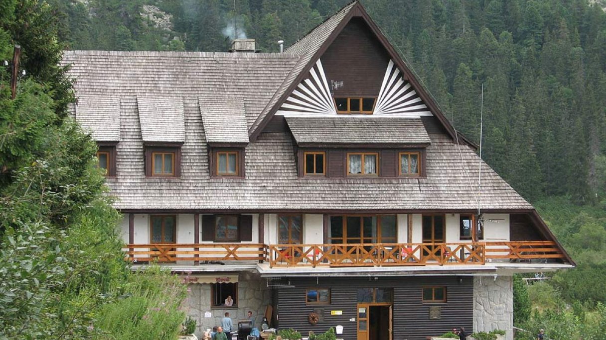 Horský hotel Popradské pleso 1 Zdroj: https://sk.wikipedia.org/wiki/Chata_pri_Popradskom_plese