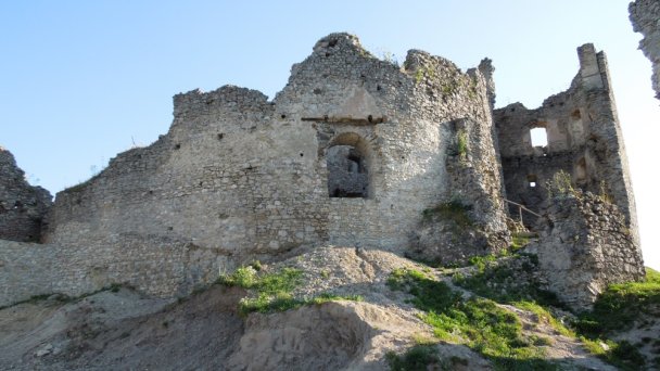 Brekovský hrad Autor: Milan Bališin Zdroj: https://upload.wikimedia.org/wikipedia/commons/thumb/a/aa/Brekovsk%C3%BD_hrad_0004.JPG/800px-Brekovsk%C3%BD_hrad_0004.JPG Brekovský hrad Autor: Milan Bališin Zdroj: https://upload.wikimedia.org/wikipedia/commons/thumb/a/aa/Brekovsk%C3%BD_hrad_0004.JPG/800px-Brekovsk%C3%BD_hrad_0004.JPG