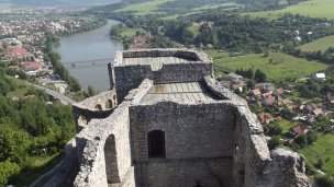 Hrad Strečno Autor: hrady-zamky.sk Zdroj: https://www.hrady-zamky.sk/obrazky/strecno/strecno10.jpg