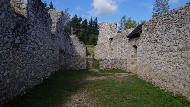 Kostol sv. Jana Krstiteľa a sv. Margity pohľad od oltára do lode Autor: Jerzy Opioła Zdroj: https://sk.wikipedia.org/wiki/Kl%C3%A1%C5%A1torisko#/media/S%C3%BAbor:Kl%C3%A1%C5%A1torisko_SR1.jpg Kostol sv. Jana Krstiteľa a sv. Margity pohľad od oltára do lode Autor: Jerzy Opioła Zdroj: https://sk.wikipedia.org/wiki/Kl%C3%A1%C5%A1torisko#/media/S%C3%BAbor:Kl%C3%A1%C5%A1torisko_SR1.jpg