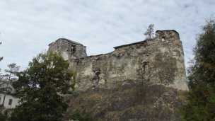 Hrad Liptovský Hrádok Autor: J.Stefanek, hrady-zamky.sk Zdroj: https://www.hrady-zamky.sk/obrazky/liptovsky-hradok/liptovsky-hradok15.jpg