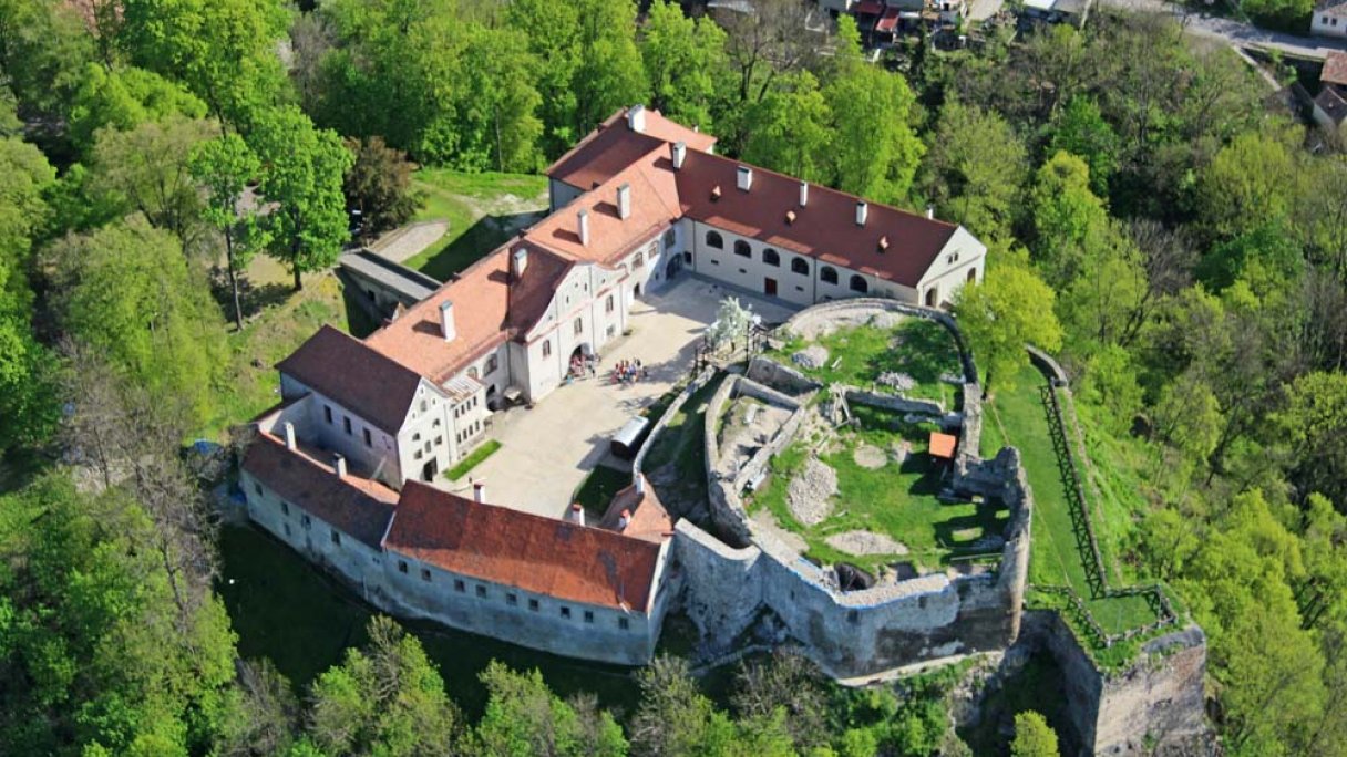 Hrad Modrý Kameň 1