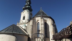 Nitriansky hrad - Bazilika sv. Emeráma Autor: J.Stefanek, hrady-zamky.sk Zdroj: https://www.hrady-zamky.sk/obrazky/nitriansky-hrad/nitriansky-hrad9.jpg