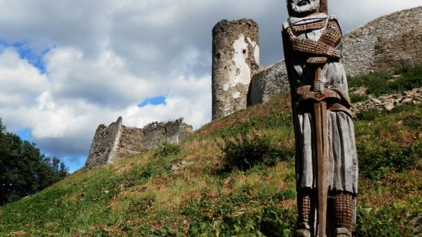 Šarišský hrad Autor: Jozef Kotulič Zdroj: https://upload.wikimedia.org/wikipedia/commons/thumb/3/3b/BuildingCastleWMPSaris13Slovakia62.JPG/800px-BuildingCastleWMPSaris13Slovakia62.JPG Šarišský hrad Autor: Jozef Kotulič Zdroj: https://upload.wikimedia.org/wikipedia/commons/thumb/3/3b/BuildingCastleWMPSaris13Slovakia62.JPG/800px-BuildingCastleWMPSaris13Slovakia62.JPG