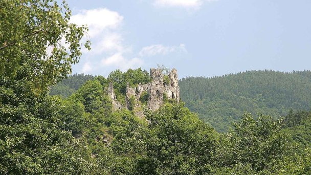 Starý Hrad Autor: Prazak Zdroj: https://upload.wikimedia.org/wikipedia/commons/6/6a/Star%C3%BD_hrad.jpg Starý Hrad Autor: Prazak Zdroj: https://upload.wikimedia.org/wikipedia/commons/6/6a/Star%C3%BD_hrad.jpg