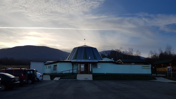 Astronomické observatórium na Kolonickom sedle 3 Autor: Agnieszka Nowak Zdroj: https://scontent-vie1-1.xx.fbcdn.net/v/t1.0-0/p180x540/47573919_10157200969154467_671068440768806912_o.jpg?_nc_cat=104&_nc_sid=110474&_nc_oc=AQnWi_LN6HRjEEGdoFb5CTv7rO2AInwK0dYijDZA1LPJC1sbFaKQrAtLZBeOKACGCoQ&_nc_ht=scontent-vie1-1.xx&_nc_tp=6&oh=bb930dcaeae1f59d6c4ea6a3efc0604c&oe=5ECF072C Astronomické observatórium na Kolonickom sedle 3 Autor: Agnieszka Nowak Zdroj: https://scontent-vie1-1.xx.fbcdn.net/v/t1.0-0/p180x540/47573919_10157200969154467_671068440768806912_o.jpg?_nc_cat=104&_nc_sid=110474&_nc_oc=AQnWi_LN6HRjEEGdoFb5CTv7rO2AInwK0dYijDZA1LPJC1sbFaKQrAtLZBeOKACGCoQ&_nc_ht=scontent-vie1-1.xx&_nc_tp=6&oh=bb930dcaeae1f59d6c4ea6a3efc0604c&oe=5ECF072C