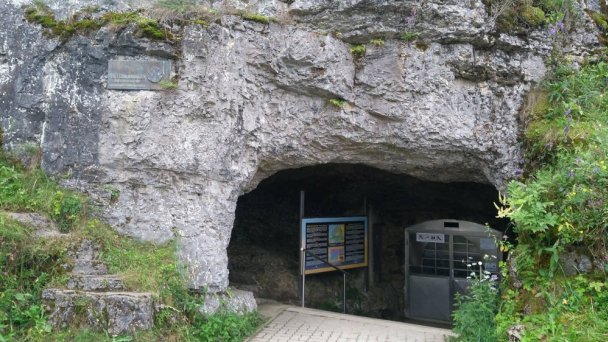 Važecká jaskyňa 3 Autor: Slovak_na_ture Zdroj: https://scontent-vie1-1.xx.fbcdn.net/v/t1.0-0/p180x540/46368165_300301133916293_6069034538686742528_o.jpg?_nc_cat=100&_nc_sid=e007fa&_nc_oc=AQk99Q9q165GLb9hv02szWzjHtHRJcEKjwXzvV5ppsep3S8hgTm04rUblQXX9Cfaa80&_nc_ht=scontent-vie1-1.xx&_nc_tp=6&oh=94cbea74879ec2ef6570d9ad8f275e8e&oe=5EC71F53 Važecká jaskyňa 3 Autor: Slovak_na_ture Zdroj: https://scontent-vie1-1.xx.fbcdn.net/v/t1.0-0/p180x540/46368165_300301133916293_6069034538686742528_o.jpg?_nc_cat=100&_nc_sid=e007fa&_nc_oc=AQk99Q9q165GLb9hv02szWzjHtHRJcEKjwXzvV5ppsep3S8hgTm04rUblQXX9Cfaa80&_nc_ht=scontent-vie1-1.xx&_nc_tp=6&oh=94cbea74879ec2ef6570d9ad8f275e8e&oe=5EC71F53