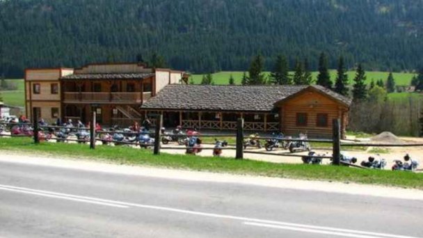 Ranč pod Ostrou Skalou 5 Zdroj: https://www.dedinky.eu/ Ranč pod Ostrou Skalou 5 Zdroj: https://www.dedinky.eu/