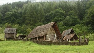 Archeologické múzeum v prírode Liptovská Mara – Havránok 2 Zdroj: https://sk.wikipedia.org/wiki/Havr%C3%A1nok