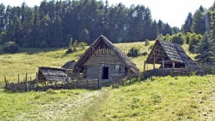 Archeologické múzeum v prírode Liptovská Mara – Havránok 3 Zdroj: https://www.muzeum.sk/archeologicke-muzeum-v-prirode-liptovska-mara-havranok.html