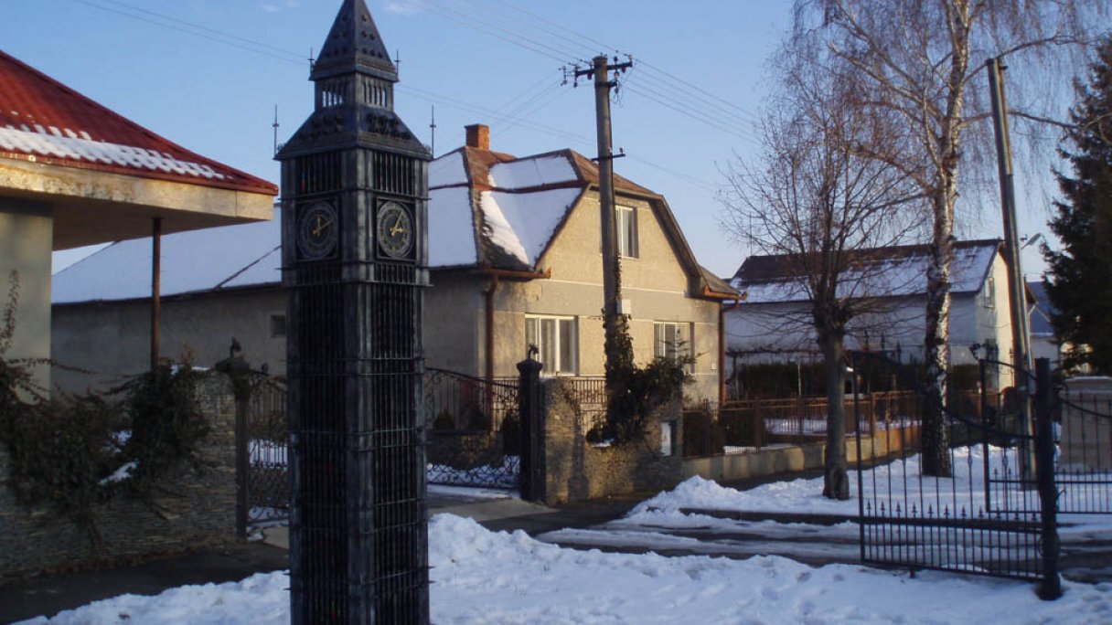 Londýnsky Big Ben 1 Zdroj: https://sk.wikipedia.org/wiki/S%C3%BAbor:Novy_ruskov_big_ben.JPG