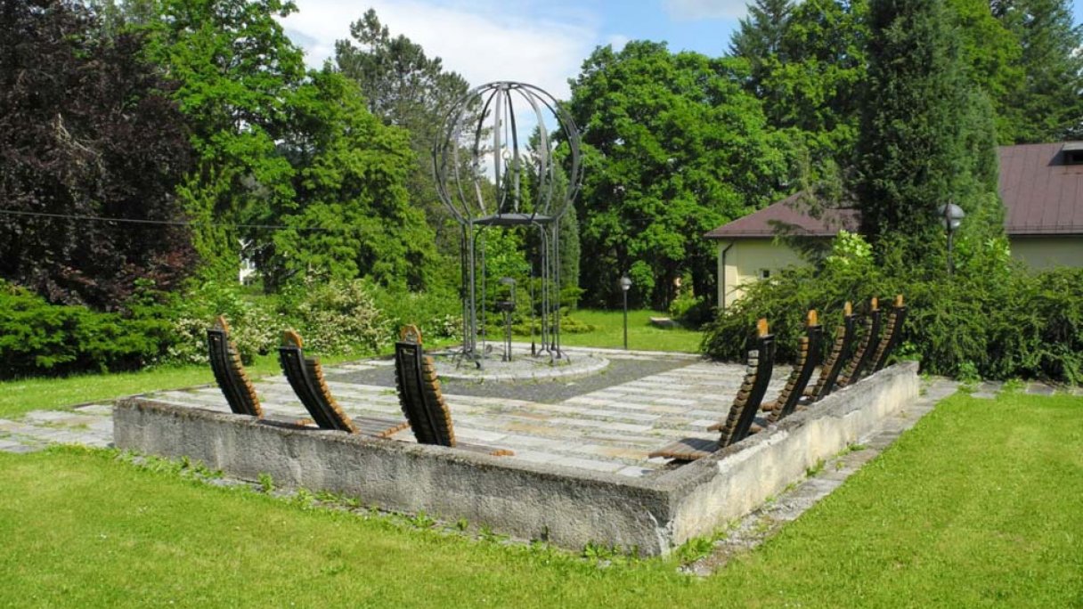 Kúpeľný park Bardejovské Kúpele 2 Autor: Michal a Peter Holent, fotopress.sk Zdroj: https://bardejov.travel/sk/ma_podmanivu_kupelnu_architekturu