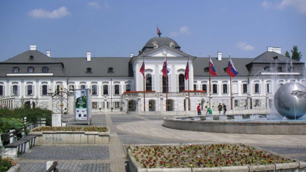 Prezidentská (Grasalkovičova) záhrada Bratislava 3 Zdroj: https://sk.wikipedia.org/wiki/Grasalkovi%C4%8Dov_pal%C3%A1c Prezidentská (Grasalkovičova) záhrada Bratislava 3 Zdroj: https://sk.wikipedia.org/wiki/Grasalkovi%C4%8Dov_pal%C3%A1c