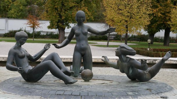 Prezidentská (Grasalkovičova) záhrada Bratislava 2 Zdroj: https://sk.wikipedia.org/wiki/Grasalkovi%C4%8Dov_pal%C3%A1c Prezidentská (Grasalkovičova) záhrada Bratislava 2 Zdroj: https://sk.wikipedia.org/wiki/Grasalkovi%C4%8Dov_pal%C3%A1c
