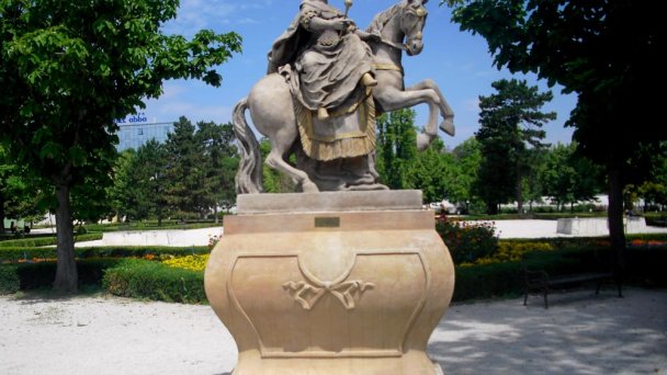 Prezidentská (Grasalkovičova) záhrada Bratislava 5 Zdroj: https://sk.wikipedia.org/wiki/Grasalkovi%C4%8Dov_pal%C3%A1c Prezidentská (Grasalkovičova) záhrada Bratislava 5 Zdroj: https://sk.wikipedia.org/wiki/Grasalkovi%C4%8Dov_pal%C3%A1c