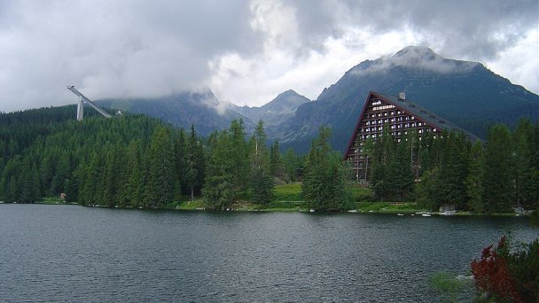 Štrbské pleso 4 Autor: Kristo~commonswiki Zdroj: https://upload.wikimedia.org/wikipedia/commons/thumb/8/84/Lake_of_Strbske_pleso.jpg/800px-Lake_of_Strbske_pleso.jpg Štrbské pleso 4 Autor: Kristo~commonswiki Zdroj: https://upload.wikimedia.org/wikipedia/commons/thumb/8/84/Lake_of_Strbske_pleso.jpg/800px-Lake_of_Strbske_pleso.jpg