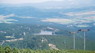 Štrbské pleso 5 Autor: Olaf1541 Zdroj: https://upload.wikimedia.org/wikipedia/commons/thumb/3/3b/Strbske_pleso.jpg/800px-Strbske_pleso.jpg