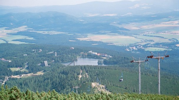 Štrbské pleso 5 Autor: Olaf1541 Zdroj: https://upload.wikimedia.org/wikipedia/commons/thumb/3/3b/Strbske_pleso.jpg/800px-Strbske_pleso.jpg Štrbské pleso 5 Autor: Olaf1541 Zdroj: https://upload.wikimedia.org/wikipedia/commons/thumb/3/3b/Strbske_pleso.jpg/800px-Strbske_pleso.jpg