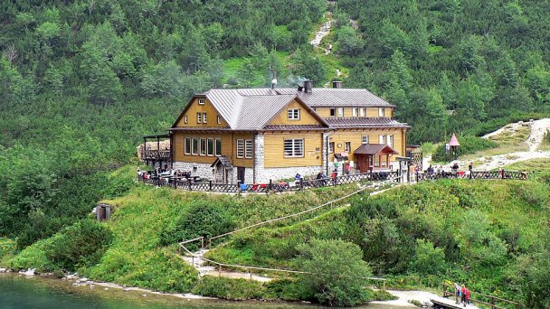 Chata pri Zelenom plese Autor: Krzysztof Dudzik (User:ToSter) Zdroj: https://upload.wikimedia.org/wikipedia/commons/thumb/5/56/Dolina_Kiezmarska%2C_schronisko_i_Zielony_Staw.jpg/800px-Dolina_Kiezmarska%2C_schronisko_i_Zielony_Staw.jpg Chata pri Zelenom plese Autor: Krzysztof Dudzik (User:ToSter) Zdroj: https://upload.wikimedia.org/wikipedia/commons/thumb/5/56/Dolina_Kiezmarska%2C_schronisko_i_Zielony_Staw.jpg/800px-Dolina_Kiezmarska%2C_schronisko_i_Zielony_Staw.jpg