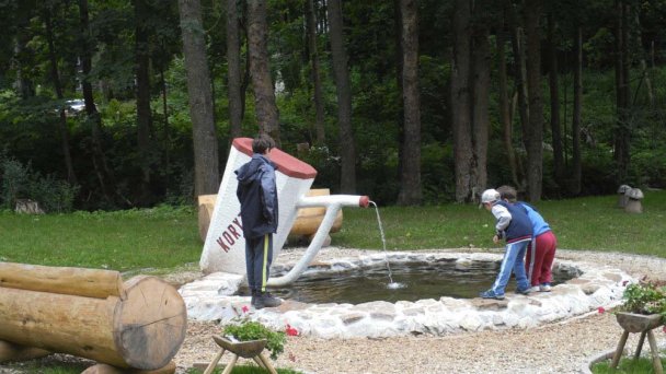 Korytnické liečivé pramene 4 Autor: ĽUBICA KUBIŠOVÁ Zdroj: https://myliptov.sme.sk/c/8239834/navsteva-korytnice-prijemne-prekvapila.html#storm_gallery_92905 Korytnické liečivé pramene 4 Autor: ĽUBICA KUBIŠOVÁ Zdroj: https://myliptov.sme.sk/c/8239834/navsteva-korytnice-prijemne-prekvapila.html#storm_gallery_92905