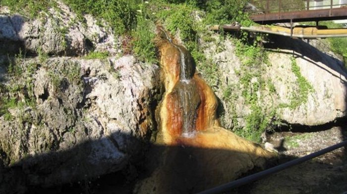 Minerálne pramene Sklené Teplice