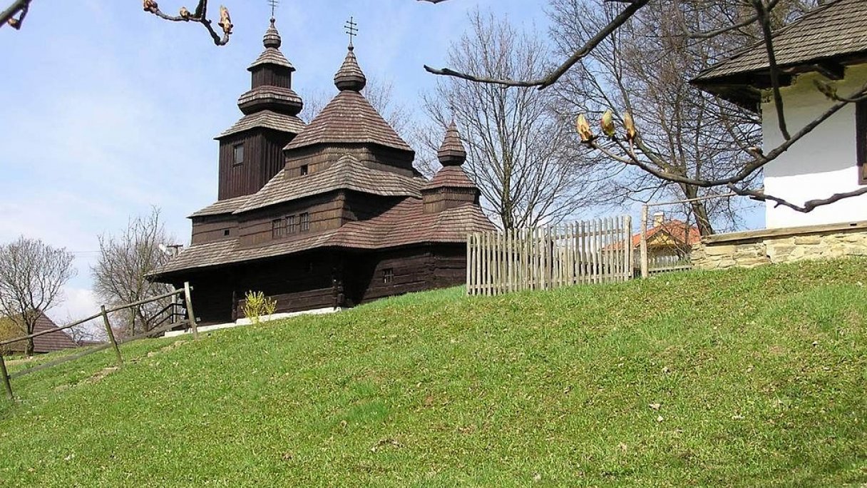 Skanzen Humenné Autor: Laborec Zdroj: https://upload.wikimedia.org/wikipedia/commons/3/38/Skanz%C3%A9n_HE.jpg