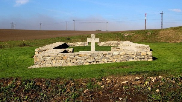 Archeologické nálezisko Šoldov Autor: Facebook Zdroj: https://scontent.fbts7-1.fna.fbcdn.net/v/t1.0-9/38160618_1804875572925951_1336493706827530240_o.jpg?_nc_cat=109&ccb=2&_nc_sid=730e14&_nc_ohc=MyvJnKIvFvcAX8Hwdfp&_nc_ht=scontent.fbts7-1.fna&oh=60a9ff9e664ee5566247da61de17dd64&oe=5FF4E383 Archeologické nálezisko Šoldov Autor: Facebook Zdroj: https://scontent.fbts7-1.fna.fbcdn.net/v/t1.0-9/38160618_1804875572925951_1336493706827530240_o.jpg?_nc_cat=109&ccb=2&_nc_sid=730e14&_nc_ohc=MyvJnKIvFvcAX8Hwdfp&_nc_ht=scontent.fbts7-1.fna&oh=60a9ff9e664ee5566247da61de17dd64&oe=5FF4E383