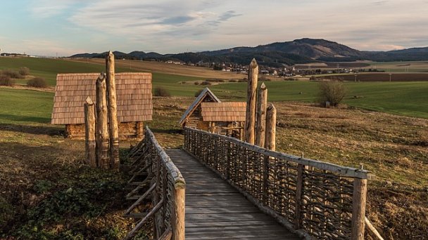 Archeologické nálezisko Šoldov Autor: Facebook Zdroj: https://scontent.fbts7-1.fna.fbcdn.net/v/t1.0-9/81533527_10214221646846792_1772194830219214848_o.jpg?_nc_cat=104&ccb=2&_nc_sid=b9115d&_nc_ohc=qhtsSuHfhFwAX95j9en&_nc_ht=scontent.fbts7-1.fna&oh=fa98253ffb9ccba88736d53d383fa059&oe=5FF2350E Archeologické nálezisko Šoldov Autor: Facebook Zdroj: https://scontent.fbts7-1.fna.fbcdn.net/v/t1.0-9/81533527_10214221646846792_1772194830219214848_o.jpg?_nc_cat=104&ccb=2&_nc_sid=b9115d&_nc_ohc=qhtsSuHfhFwAX95j9en&_nc_ht=scontent.fbts7-1.fna&oh=fa98253ffb9ccba88736d53d383fa059&oe=5FF2350E