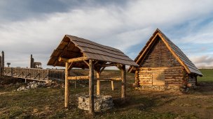 Archeologické nálezisko Šoldov Autor: Facebook Zdroj: https://scontent.fbts7-1.fna.fbcdn.net/v/t1.0-9/75354805_10214221653526959_6574482920193392640_o.jpg?_nc_cat=102&ccb=2&_nc_sid=b9115d&_nc_ohc=oKnZQJ_R6_4AX_MdAaY&_nc_ht=scontent.fbts7-1.fna&oh=6644b8d6038d9bd65af8fe410ca944dd&oe=5FF374A8