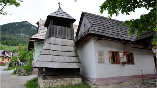 Skanzen Vlkolínec 5 Zdroj: https://sk.wikipedia.org/wiki/Vlkol%C3%ADnec