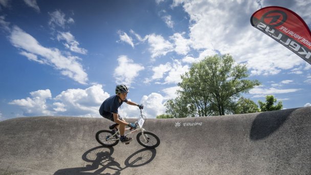 Pumptrack 2 Autor: Jozi Mačutek Pumptrack 2 Autor: Jozi Mačutek