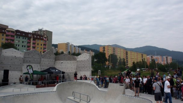 Skatepark Ružomberok 5 Zdroj: https://ruzomberok.dnes24.sk/galeria/rk-skatepark-11500/fotografia-17?articleId=137114 Skatepark Ružomberok 5 Zdroj: https://ruzomberok.dnes24.sk/galeria/rk-skatepark-11500/fotografia-17?articleId=137114