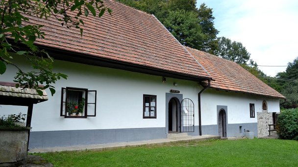 Vodný mlyn Bohunice Autor: Lure Zdroj: https://upload.wikimedia.org/wikipedia/commons/d/d4/Bohunice_mlyn_01.jpg Vodný mlyn Bohunice Autor: Lure Zdroj: https://upload.wikimedia.org/wikipedia/commons/d/d4/Bohunice_mlyn_01.jpg