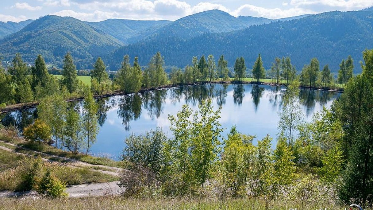 Výhľad na predajniansku gudrónovú jamu Autor: https://www.planetslovakia.sk/ Zdroj: https://www.planetslovakia.sk/zaujimavosti/279-predajniansky-gudron