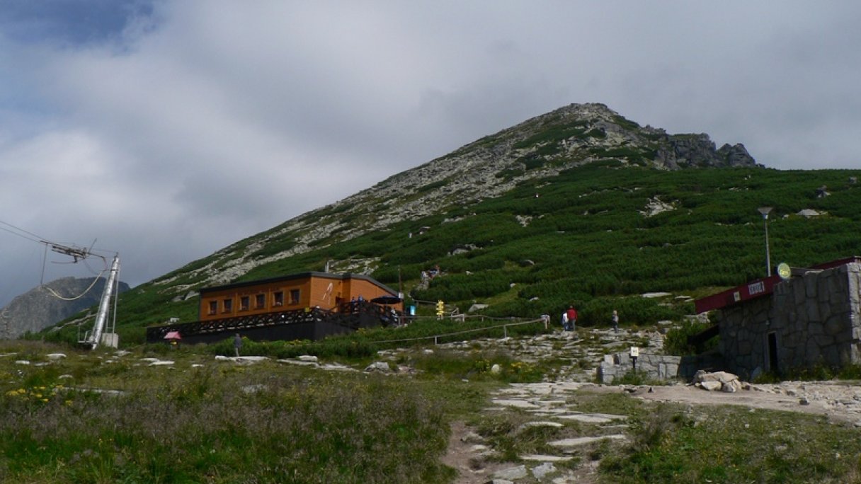 Túra na Predné Solisko zo Štrbského Plesa 1 Autor: Martin Vavřík Zdroj: https://sk.wikipedia.org/wiki/Predn%C3%A9_Solisko#/media/S%C3%BAbor:Solisko2.jpg