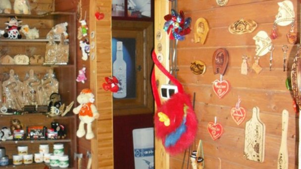 Pltníctvo Dunajec, splavovanie prielomu Dunajca - Pieniny Červený Kláštor 6 Zdroj: http://pltnictvo.eu.sk/galeria/ Pltníctvo Dunajec, splavovanie prielomu Dunajca - Pieniny Červený Kláštor 6 Zdroj: http://pltnictvo.eu.sk/galeria/