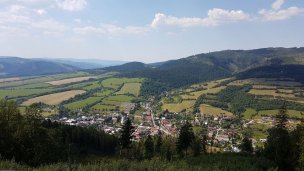 Rozhľadňa na vrchu Bobovec 3 Autor: Michal Jakubský Zdroj: https://kamnahory.sk/Turistika/Mala-Fatra/Rozhladna-na-Bobovci.html