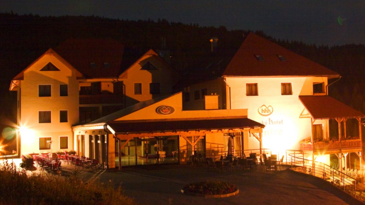 Horský hotel Tini **** Horný Vadičov PREVÁDZKA UKONČENÁ 2