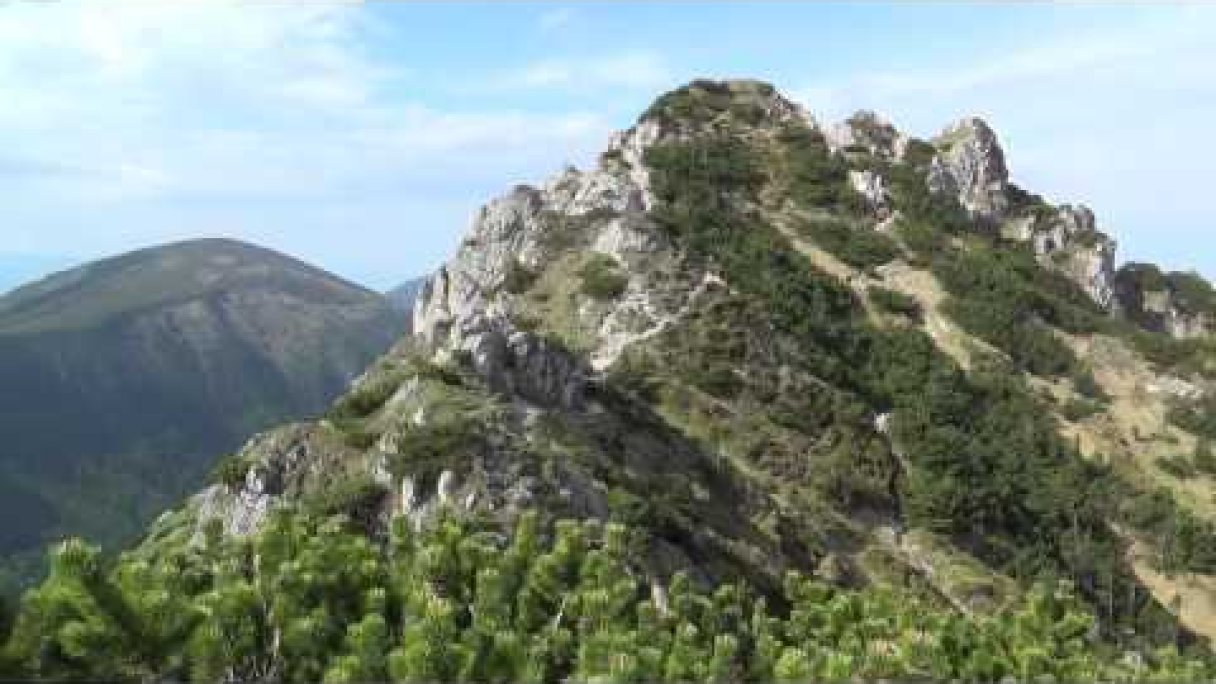 Zázrivá Veľký Rozsutec - 1610 m . Autor: Vlado Vričan Zdroj: https://www.youtube.com/@vladovful Zázrivá Veľký Rozsutec - 1610 m . Autor: Vlado Vričan Zdroj: https://www.youtube.com/@vladovful