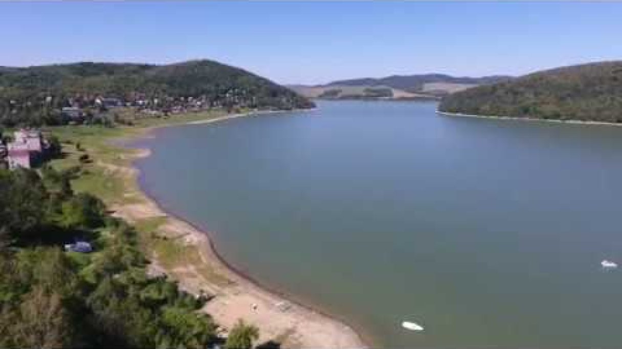 Domaša - vodná nádrž Veľká Domaša Autor: SLOVENSKO ZHORA Zdroj: https://www.youtube.com/@SLOVENSKO-ZHORA Domaša - vodná nádrž Veľká Domaša Autor: SLOVENSKO ZHORA Zdroj: https://www.youtube.com/@SLOVENSKO-ZHORA