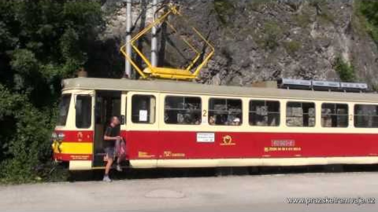 Úzkorozchodná elektrická dráha Trenčianská Teplá - Trenčianské Teplice Autor: Prazsketramvaje Zdroj: https://www.youtube.com/@Prazsketramvaje1